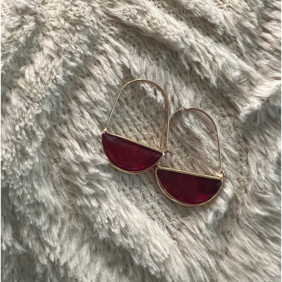 Red earrings - Picture 7 of 7